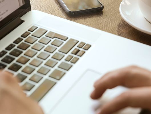 curated_images\individual\Kommunikation, formidling og sprog\Digital kommunikation og marketing\linkedin-sales-navigator-PVkvaQ7jy5E-unsplash.jpg